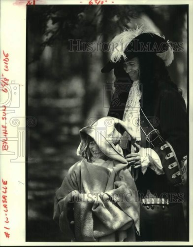 1984 press photo - press, camper